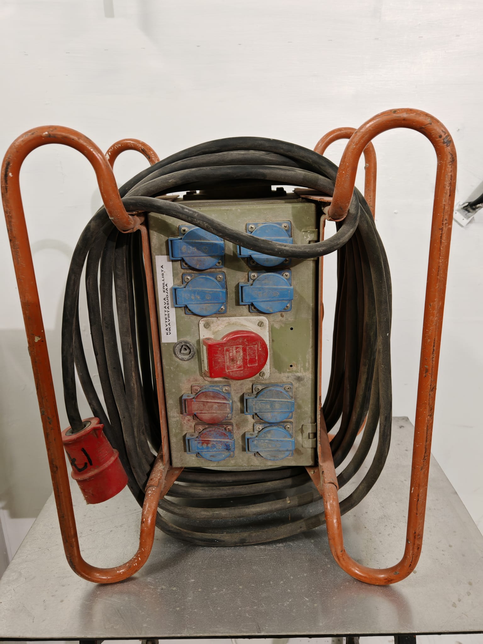 Sähkökeskus voimavirta 380 V vuokralle