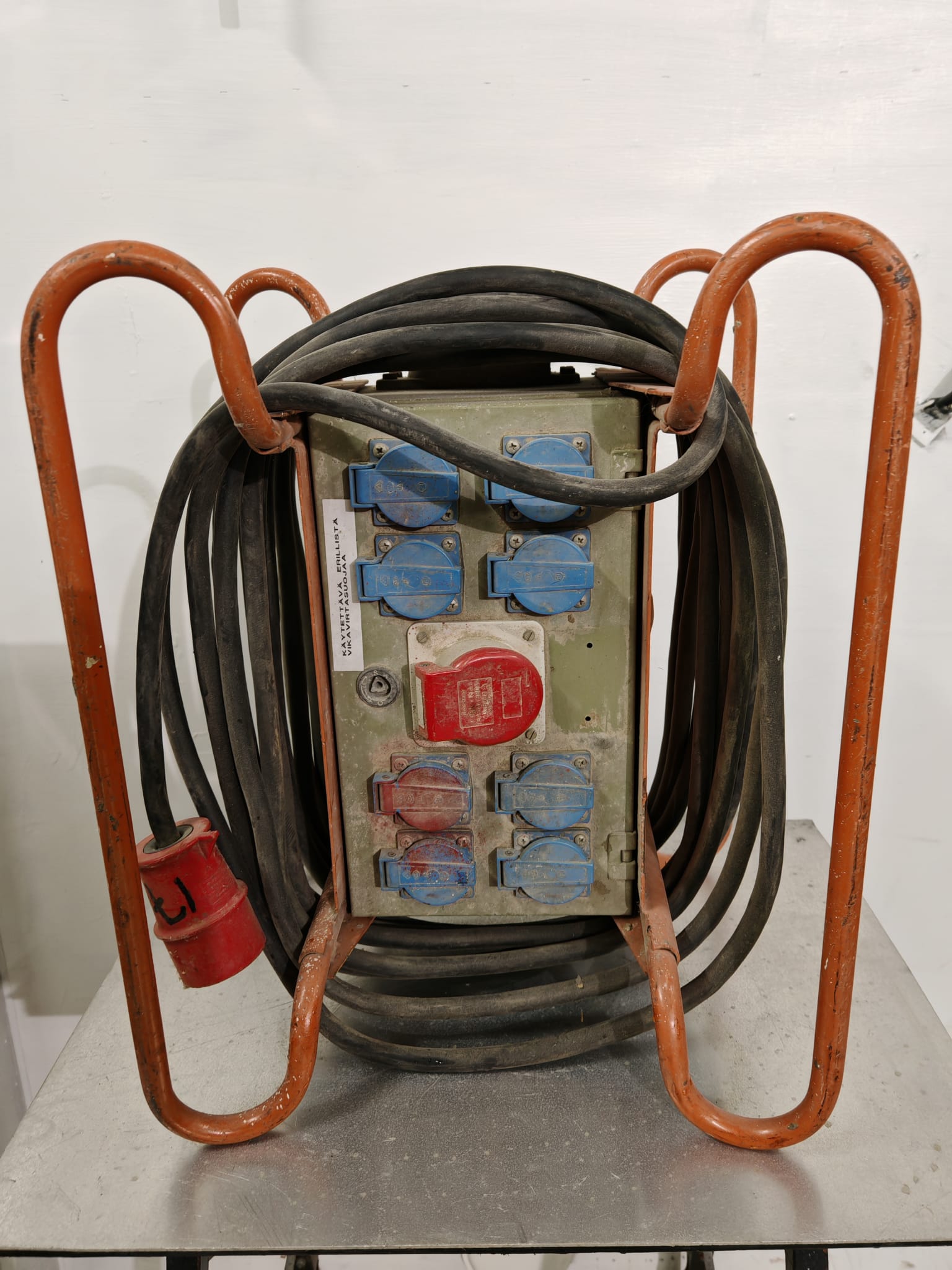 Sähkökeskus voimavirta 380 V vuokralle