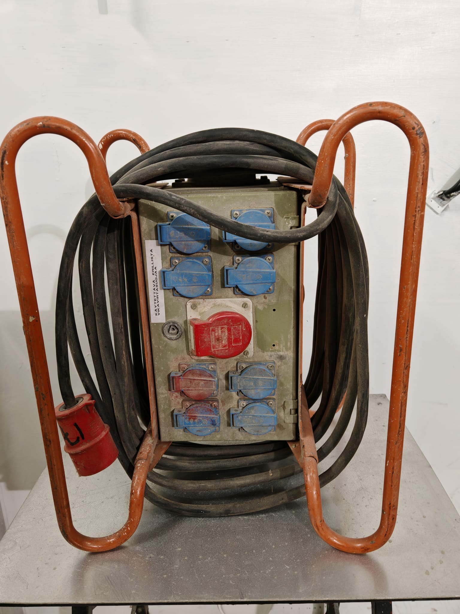 Sähkökeskus voimavirta 380 V vuokralle