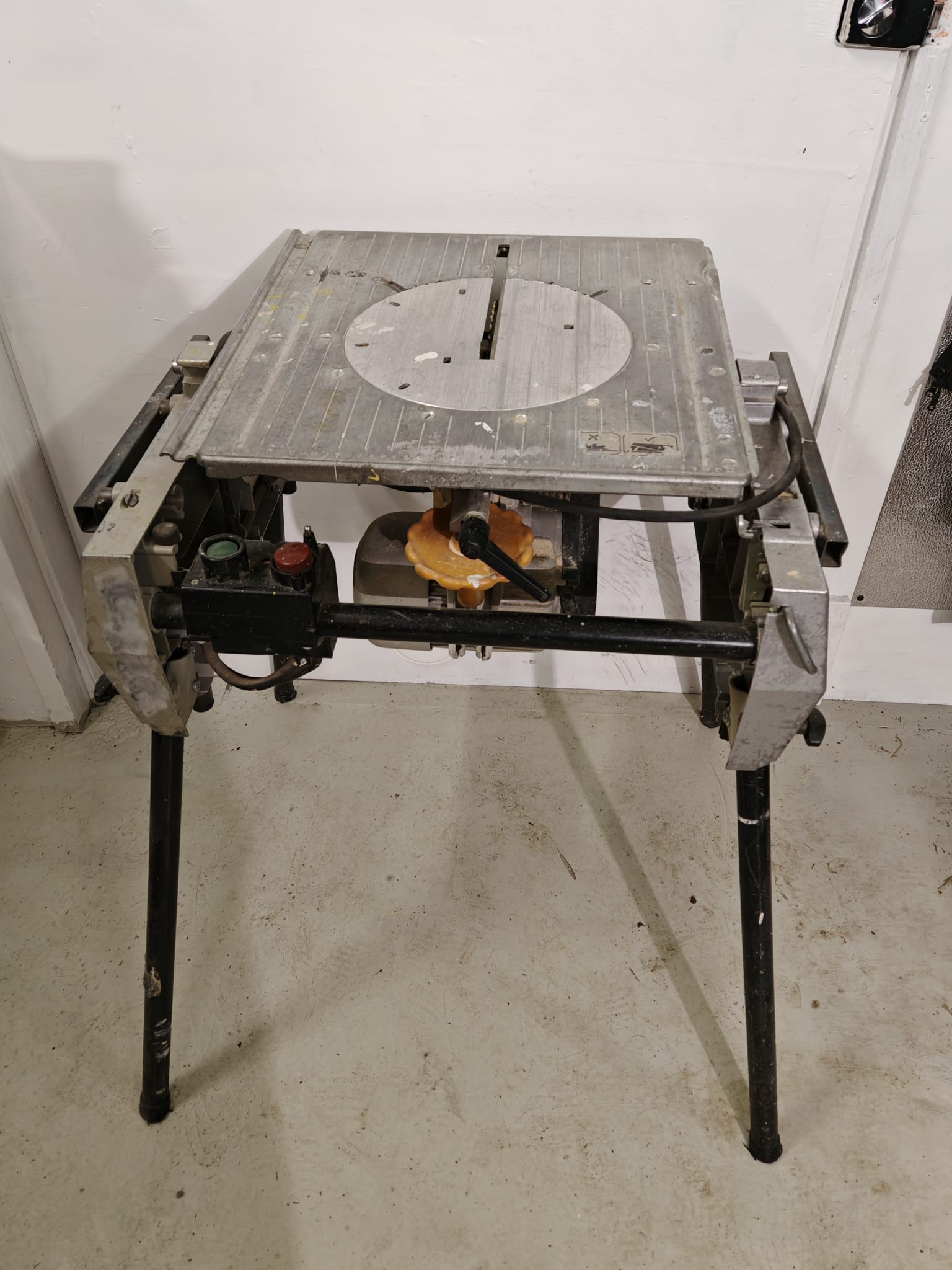 230v Kääntöpöytäsirkeli vuokralle