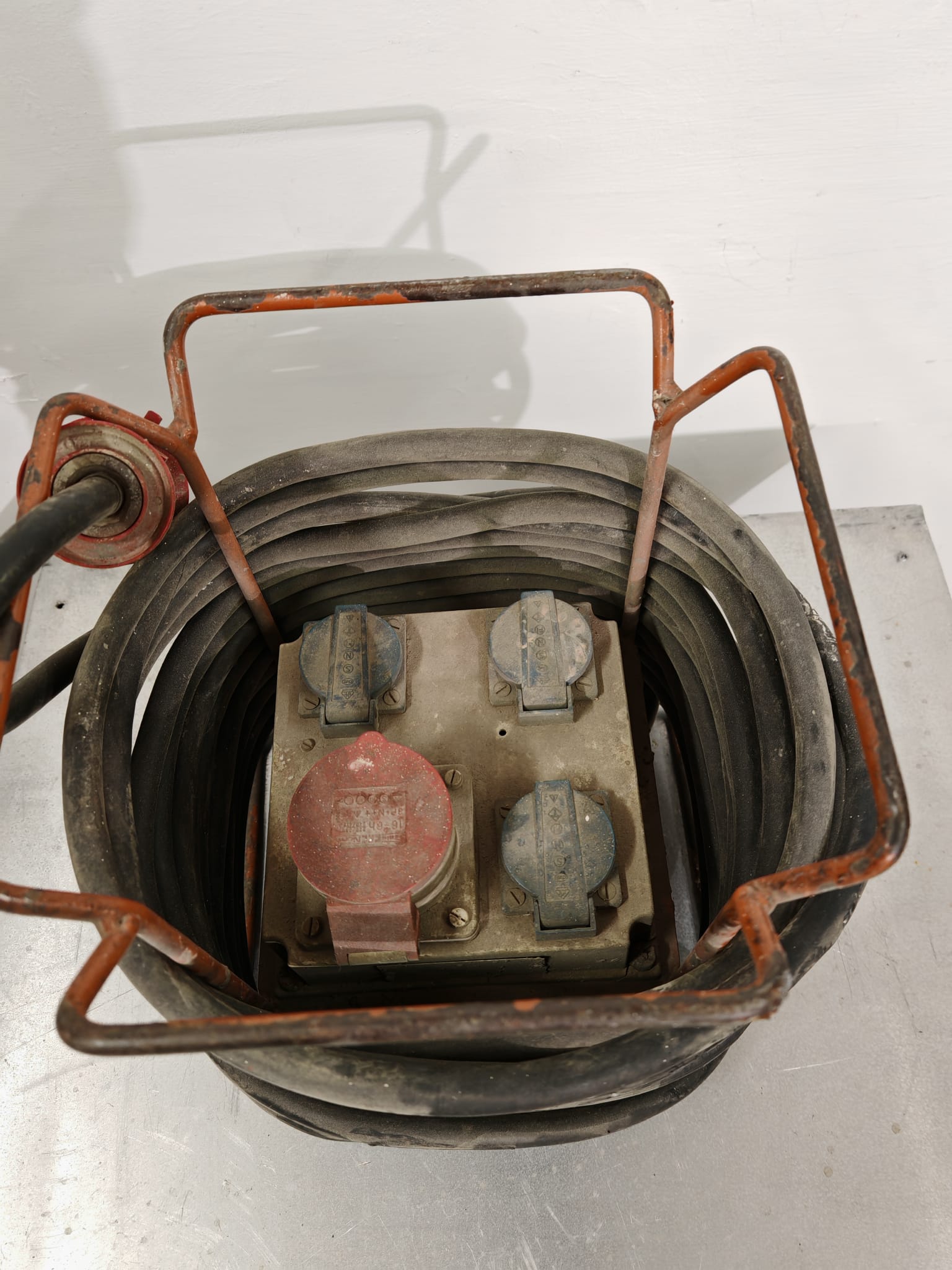 Sähkökeskus voimavirta 380 V vuokralle