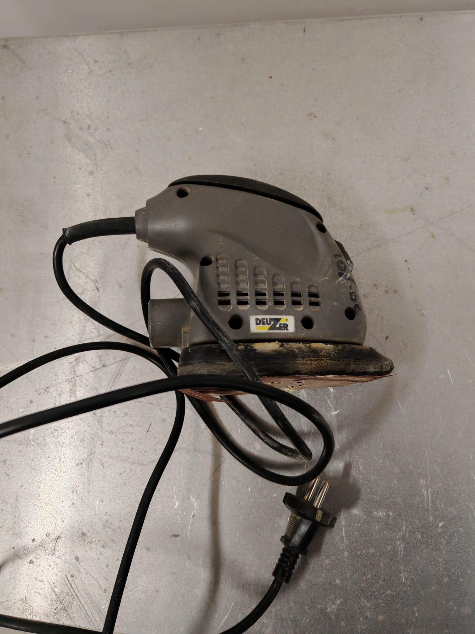 Hiomahiiri 230 V vuokralle