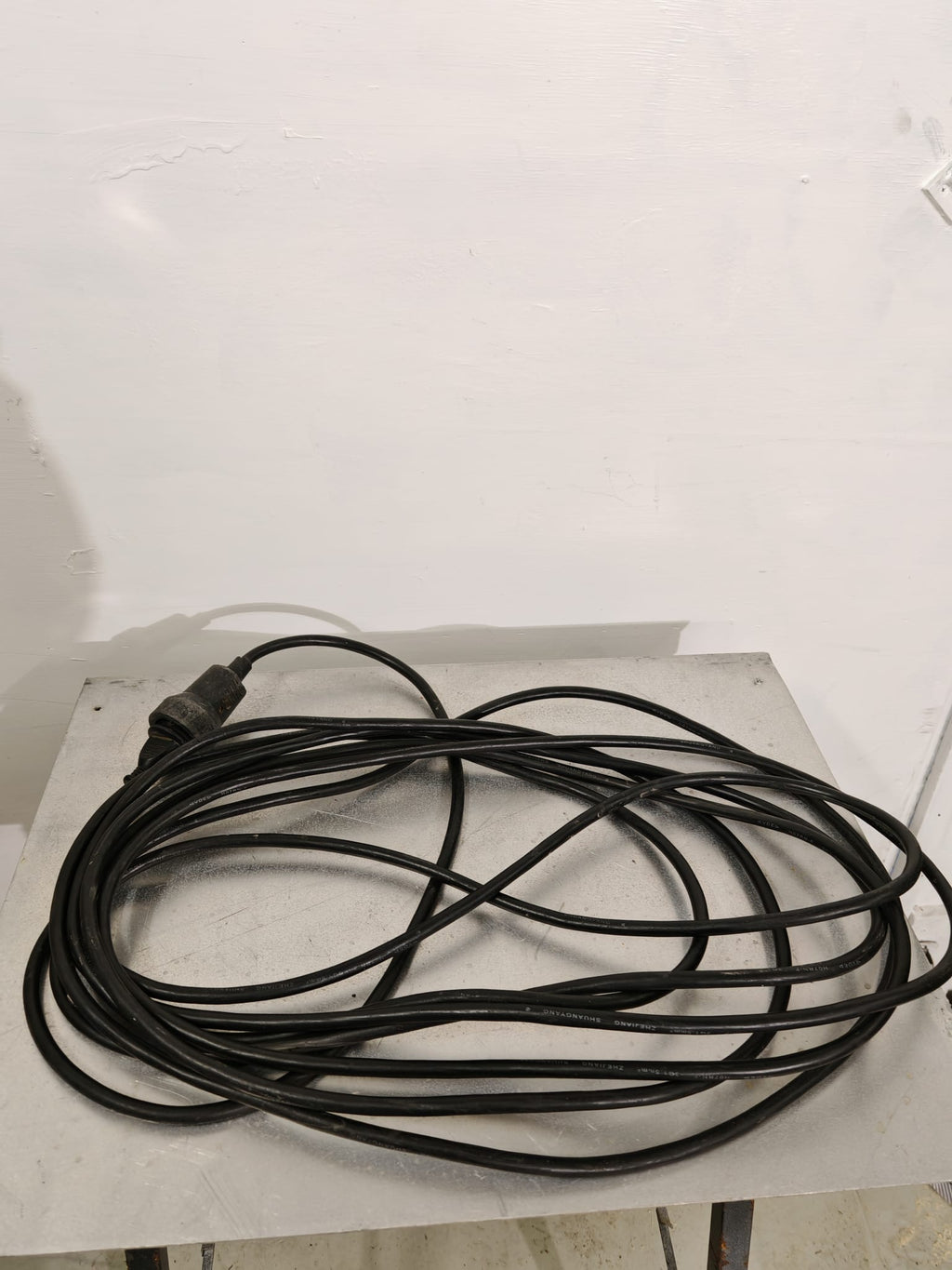 230v Jatkojohto vuokralle