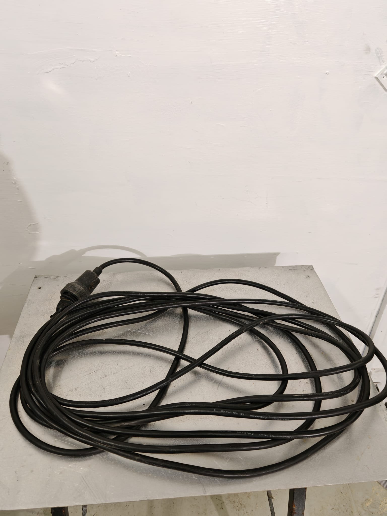 230v Jatkojohto vuokralle