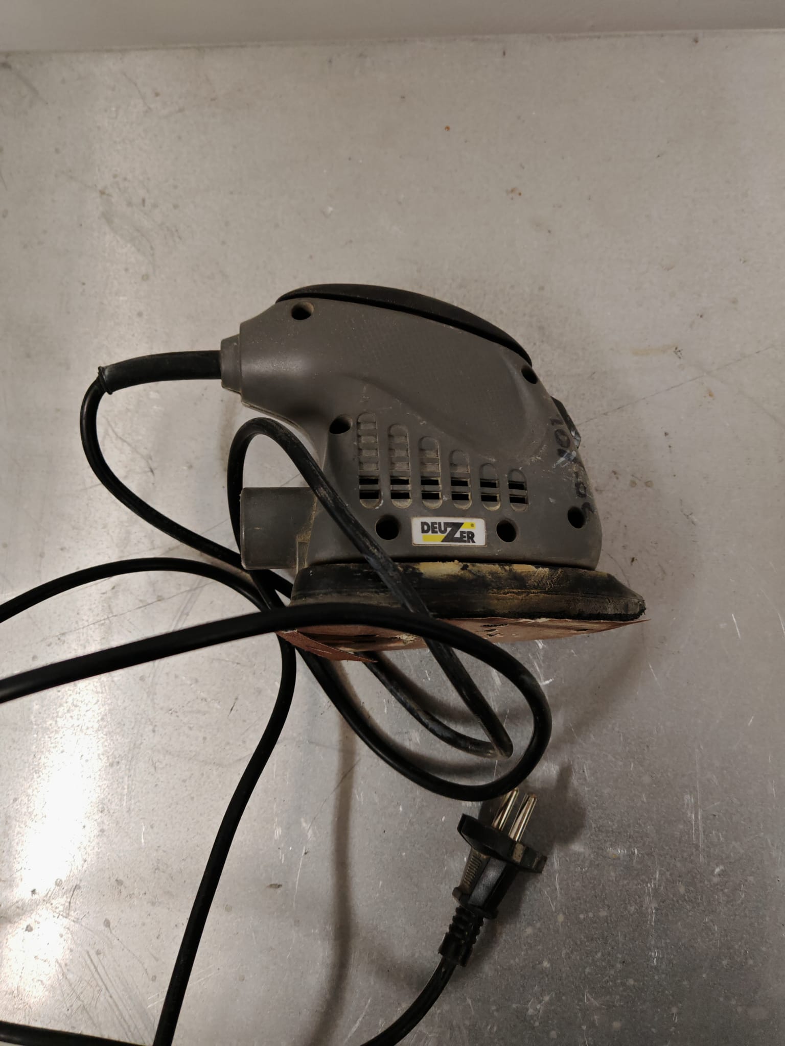 Hiomahiiri 230 V vuokralle